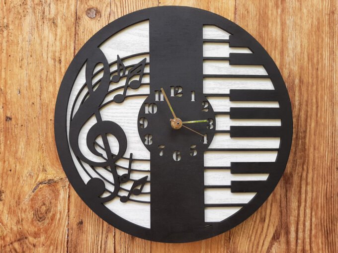 Music themed piano clock