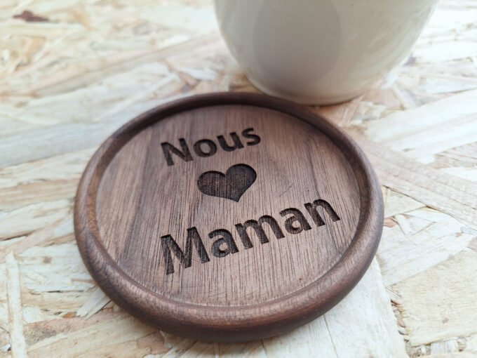 Wood drink coaster with personalised message