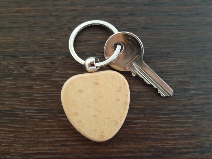 Wood heart shaped keyring